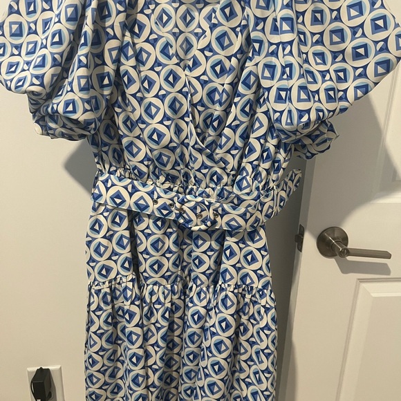 Entro Blue Geo Print V-Neck Puff Sleeve Mini Dress / Size M - Picture 5 of 6